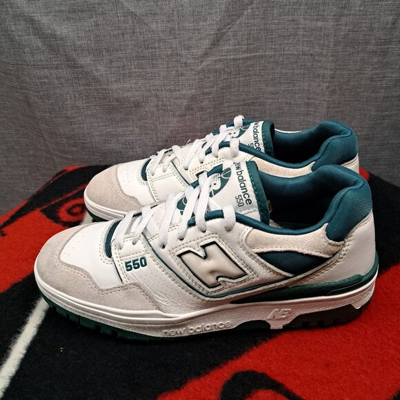 %Size 7.5 Men / 9 Women New Balance 550 Vintage Teal White Sneakers / A 44